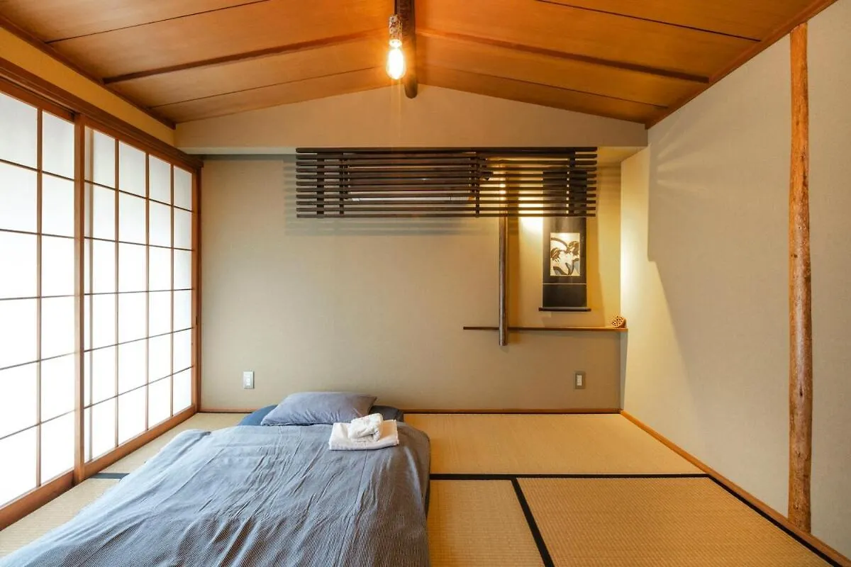 Ochaya Hasu, Une Maison De The Qui N'A Jamais Servi De The Kyoto Villa