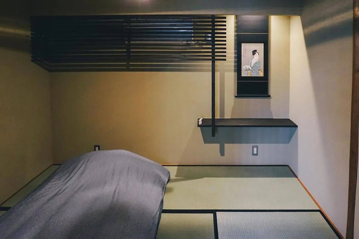 Ochaya Hasu, Une Maison De The Qui N'A Jamais Servi De The Kyoto 0*,